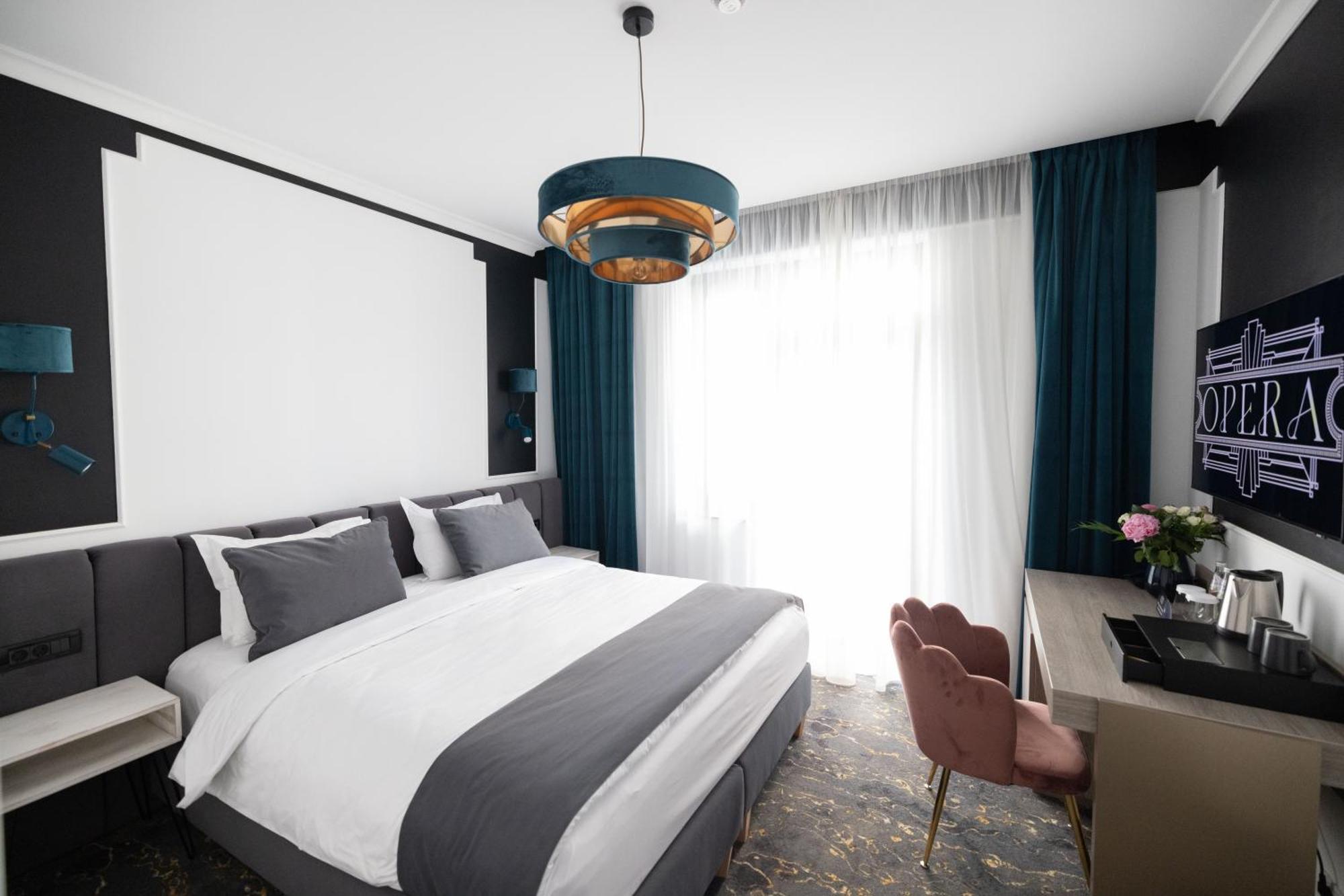 Hotel Opera