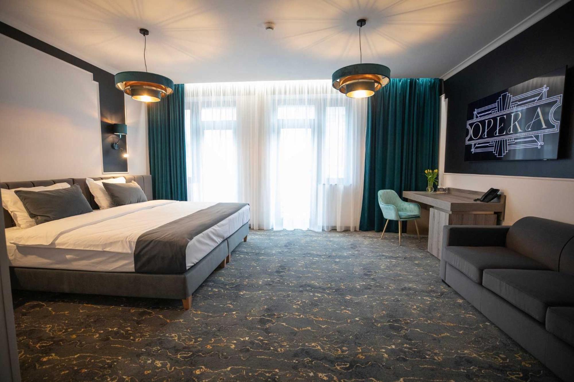 Hotel Opera